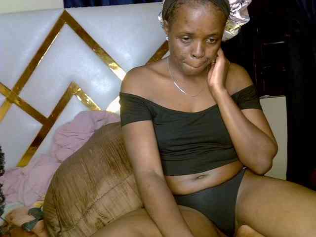 Caramel22 Live Webcam on BongaCams