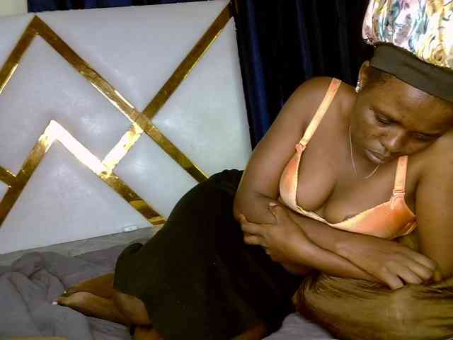 Caramel22 webcam