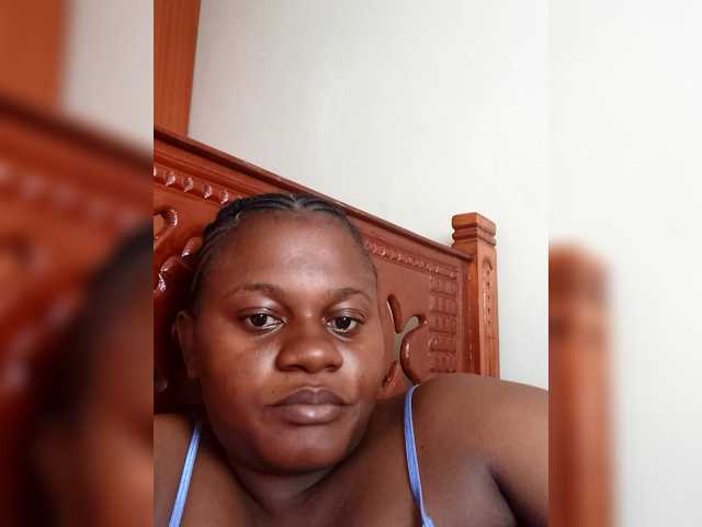 Slaytee webcam bongacams model stream image