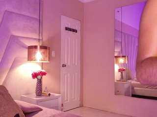 Alyssa-Ray Porn Show