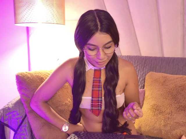 Alyssa-Ray from BongaCams