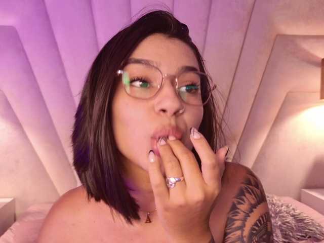 Alyssa-Ray's BongaCams show and profile