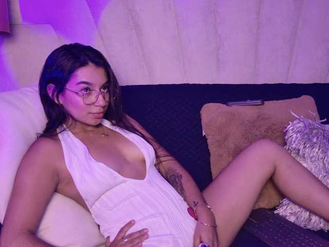  Alyssa-Ray chat room