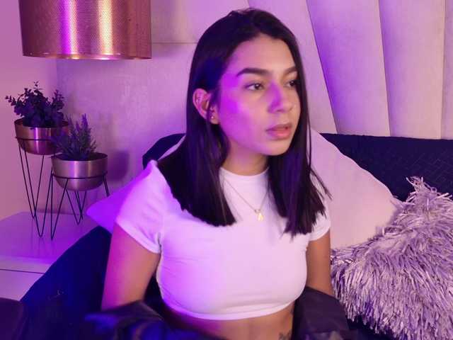  Alyssa-Ray chat room