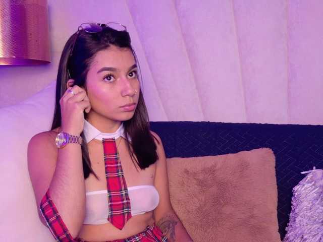  Alyssa-Ray chat room