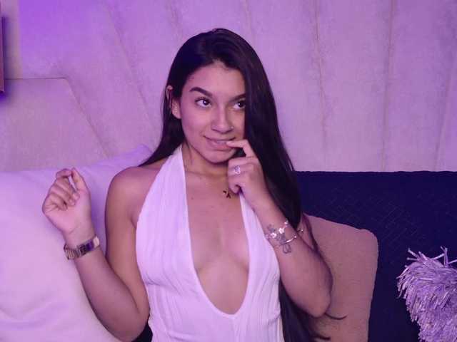  Alyssa-Ray chat room