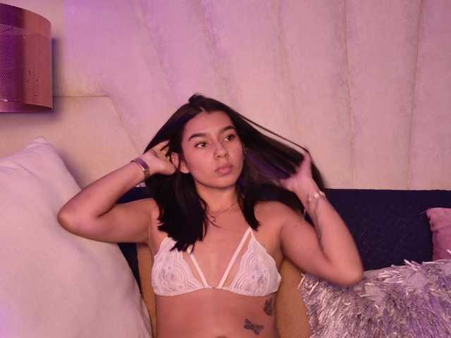  Alyssa-Ray chat room