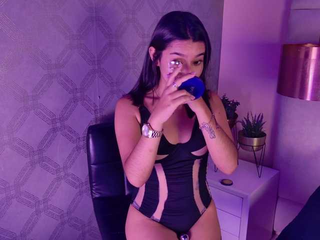  Alyssa-Ray chat room