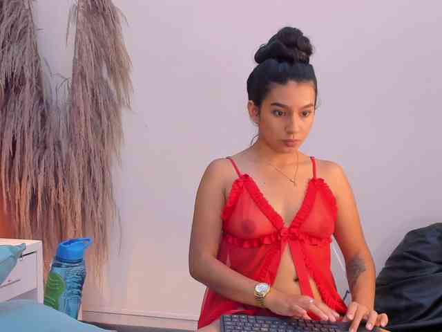 Alyssa-Ray webcam