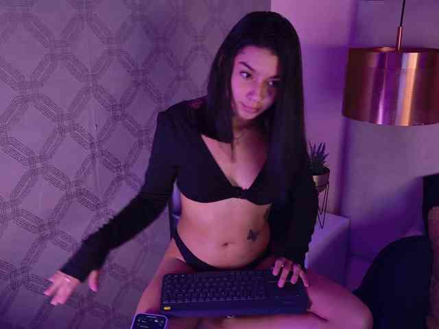 Alyssa-Ray webcam