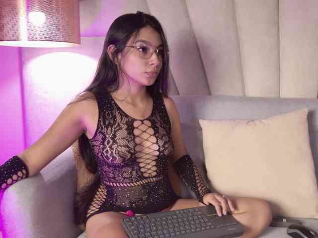 Alyssa-Ray webcam