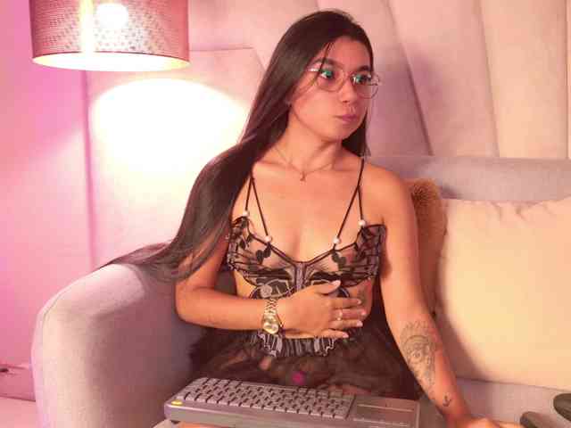 Alyssa-Ray webcam