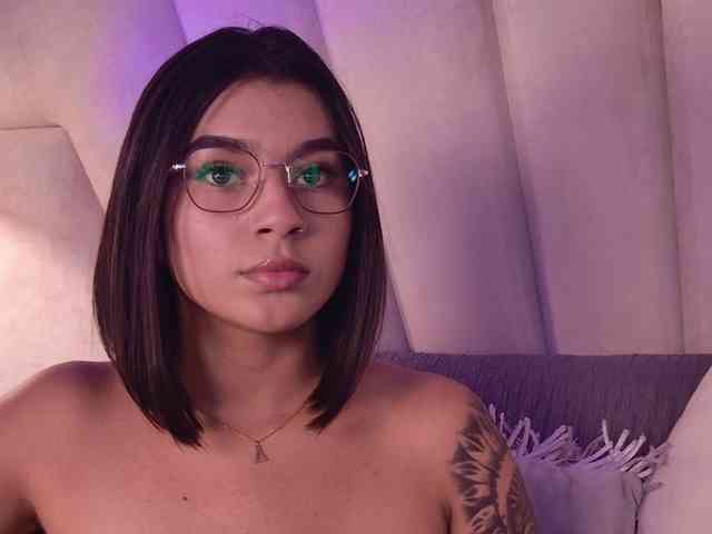Alyssa-Ray webcam