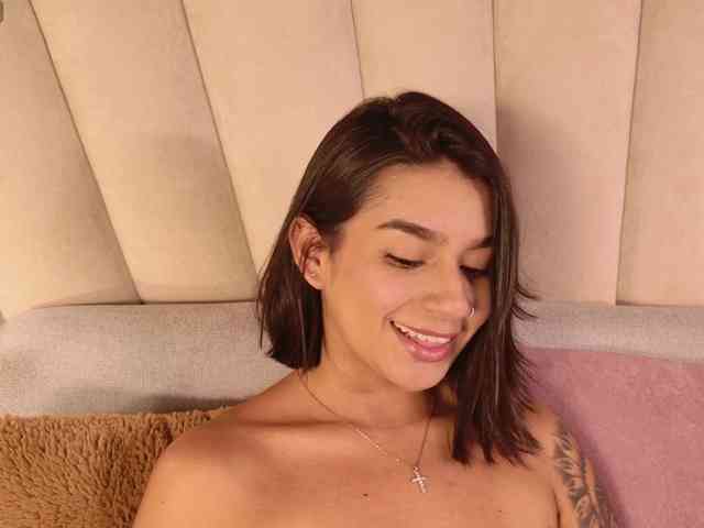 Alyssa-Ray Live Webcam on BongaCams