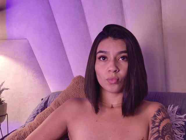 Alyssa-Ray webcam