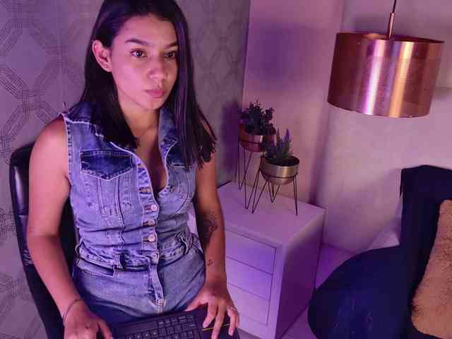 Alyssa-Ray Alyssa-Ray