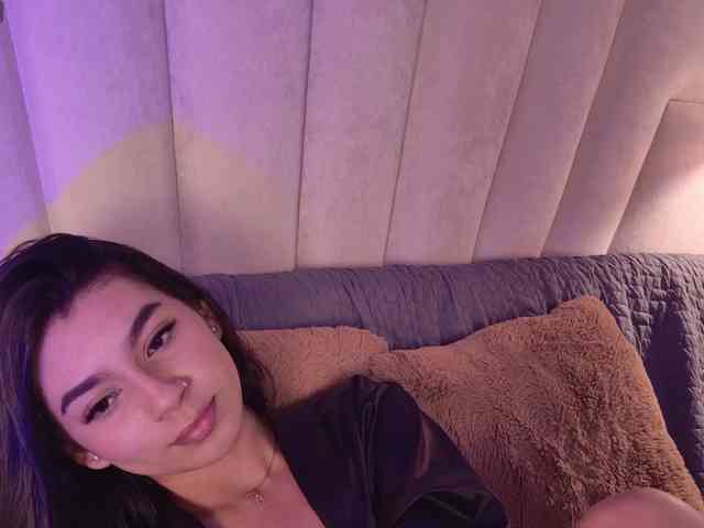 Alyssa-Ray webcam