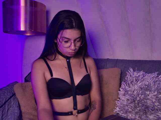 Alyssa-Ray webcam