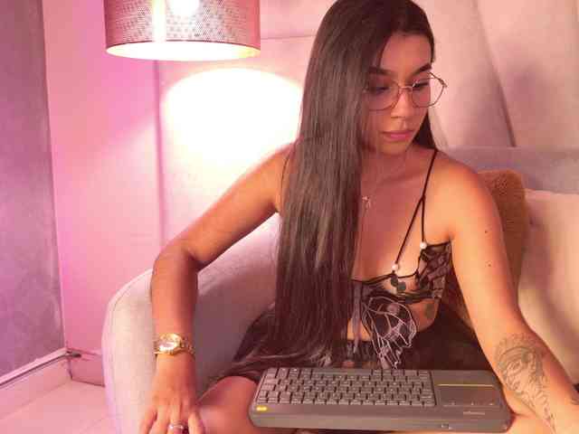 Alyssa-Ray webcam