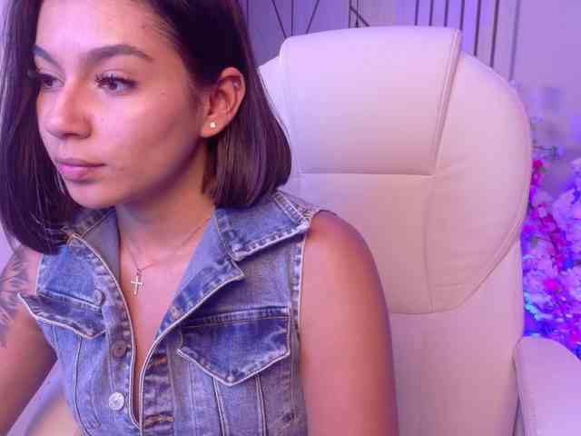 Alyssa-Ray Live Webcam on BongaCams