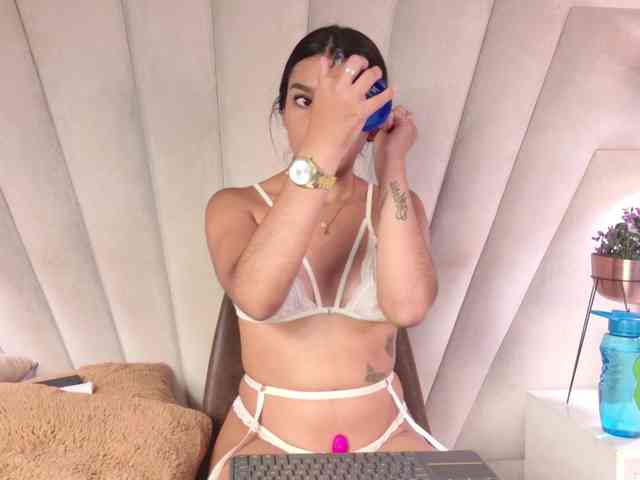 Alyssa-Ray webcam