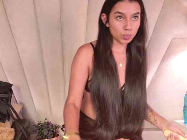 Alyssa-Ray webcam