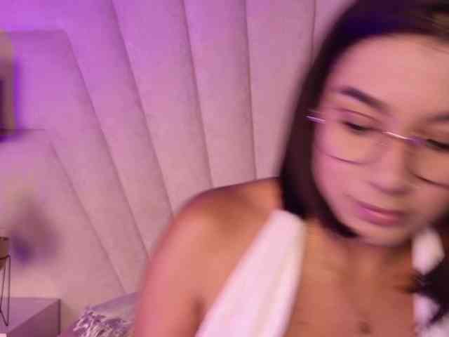 Alyssa-Ray webcam