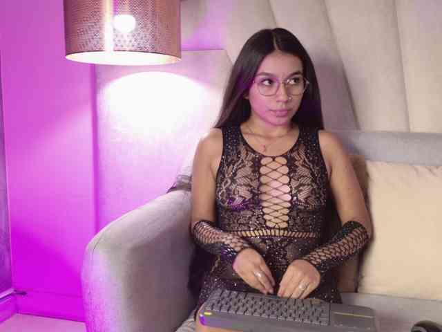 Alyssa-Ray webcam