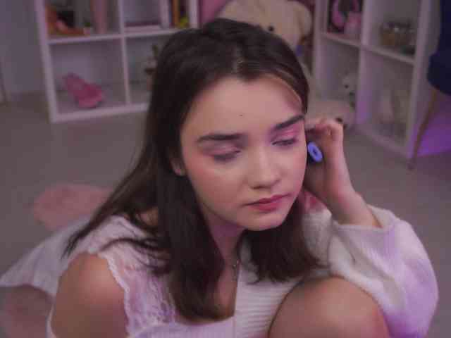 AryaStarky webcam