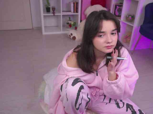 AryaStarky webcam