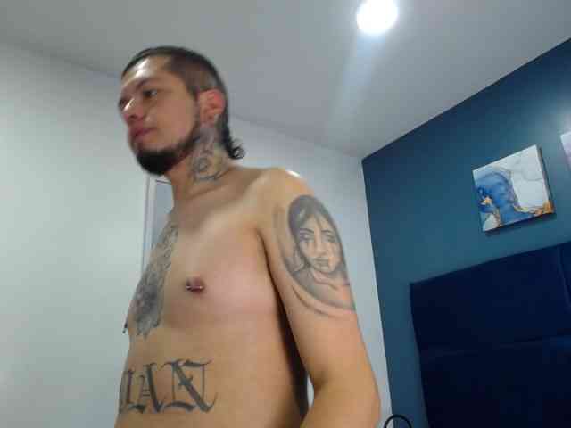 Logan-iron Live Webcam on BongaCams