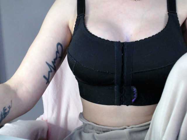 MissyDior's BongaCams show and profile