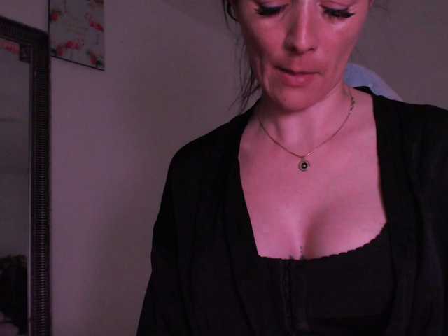 MissyDior's BongaCams show and profile