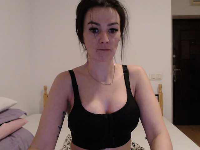 MissyDior's BongaCams show and profile