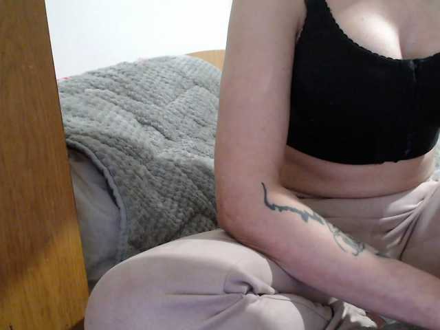 MissyDior's BongaCams show and profile