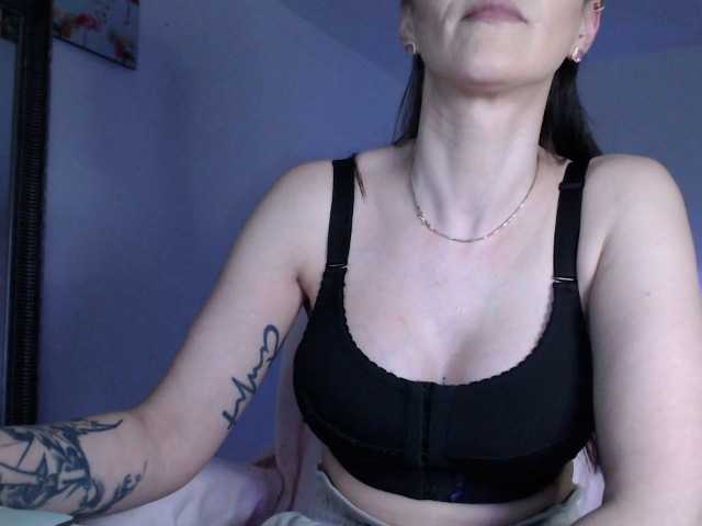 MissyDior's BongaCams show and profile