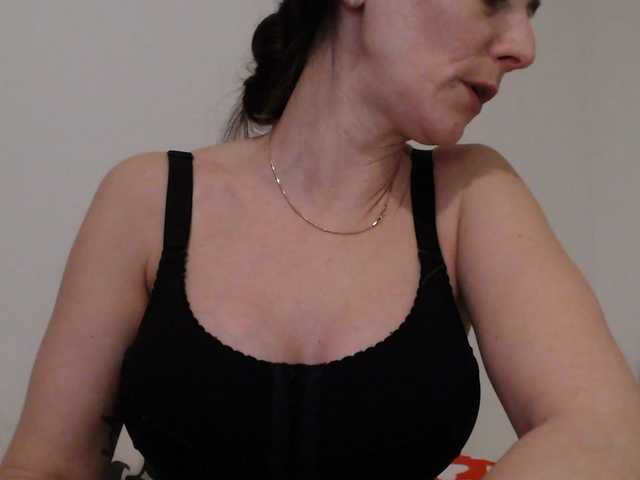 MissyDior's BongaCams show and profile