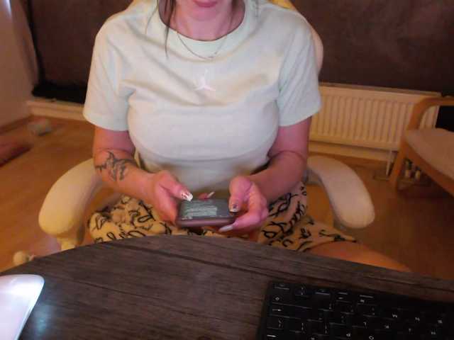 MissyDior's BongaCams show and profile