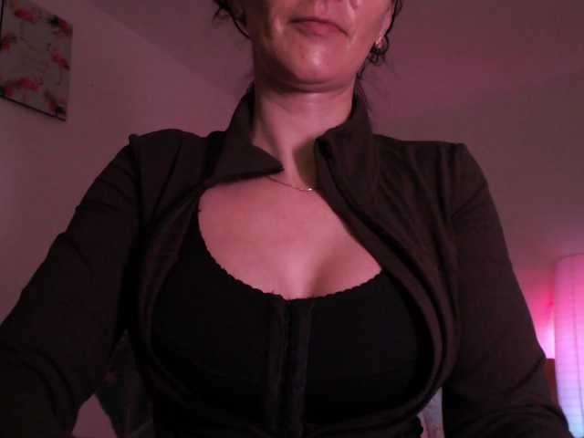 MissyDior's BongaCams show and profile