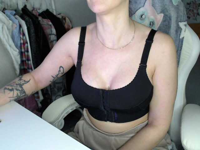 MissyDior's BongaCams show and profile