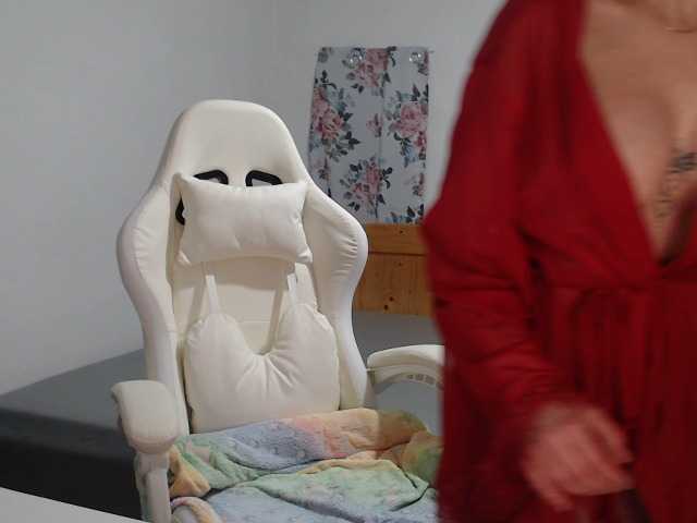 MissyDior's BongaCams show and profile