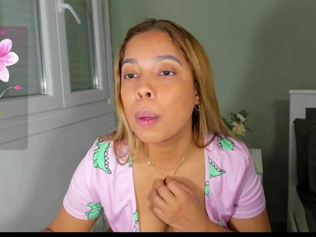 Iratii7's BongaCams show and profile