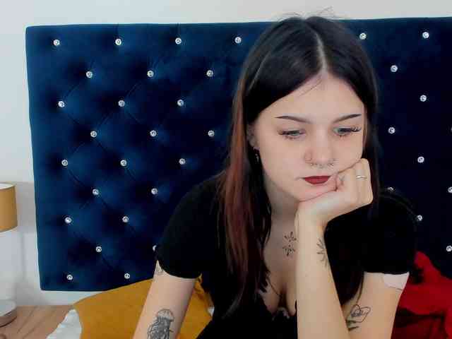 RoxyTeen webcam