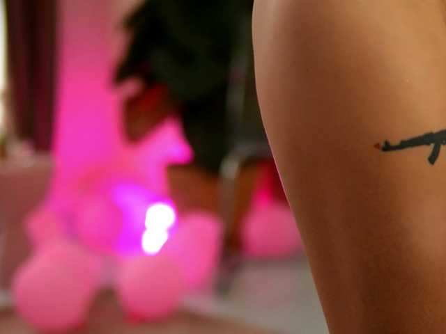 EvaAmanti's BongaCams show and profile