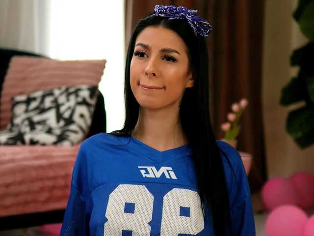 EvaAmanti's BongaCams show and profile