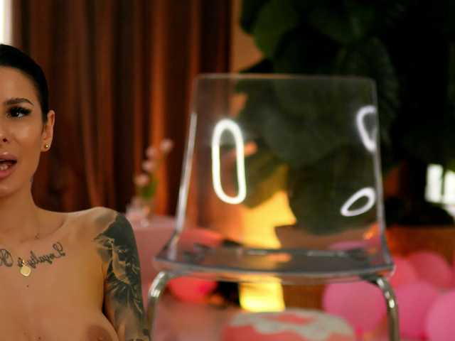 EvaAmanti's BongaCams show and profile