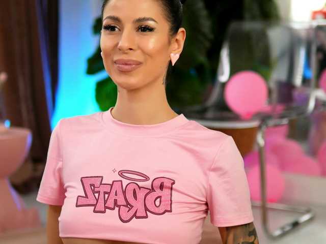 EvaAmanti's BongaCams show and profile