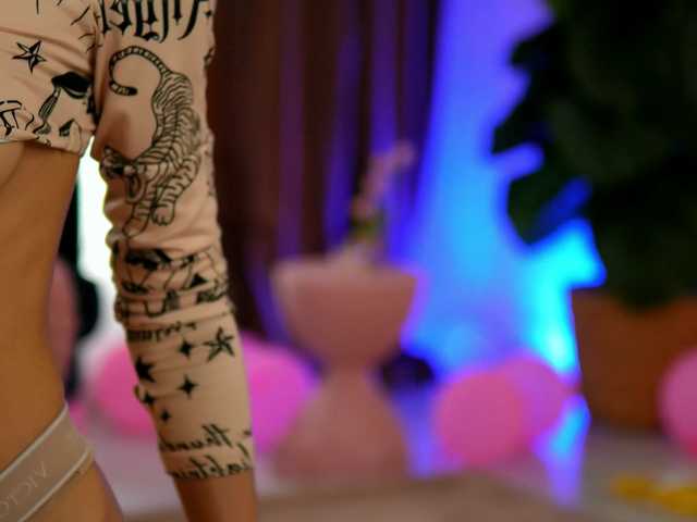 EvaAmanti's BongaCams show and profile