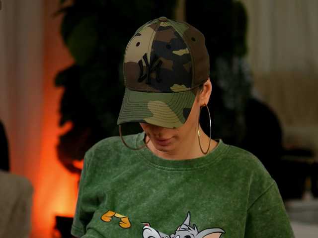 EvaAmanti's BongaCams show and profile