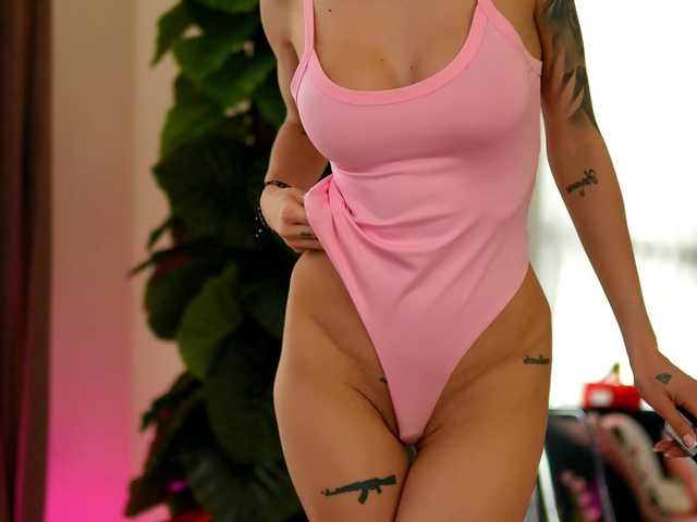 EvaAmanti's BongaCams show and profile